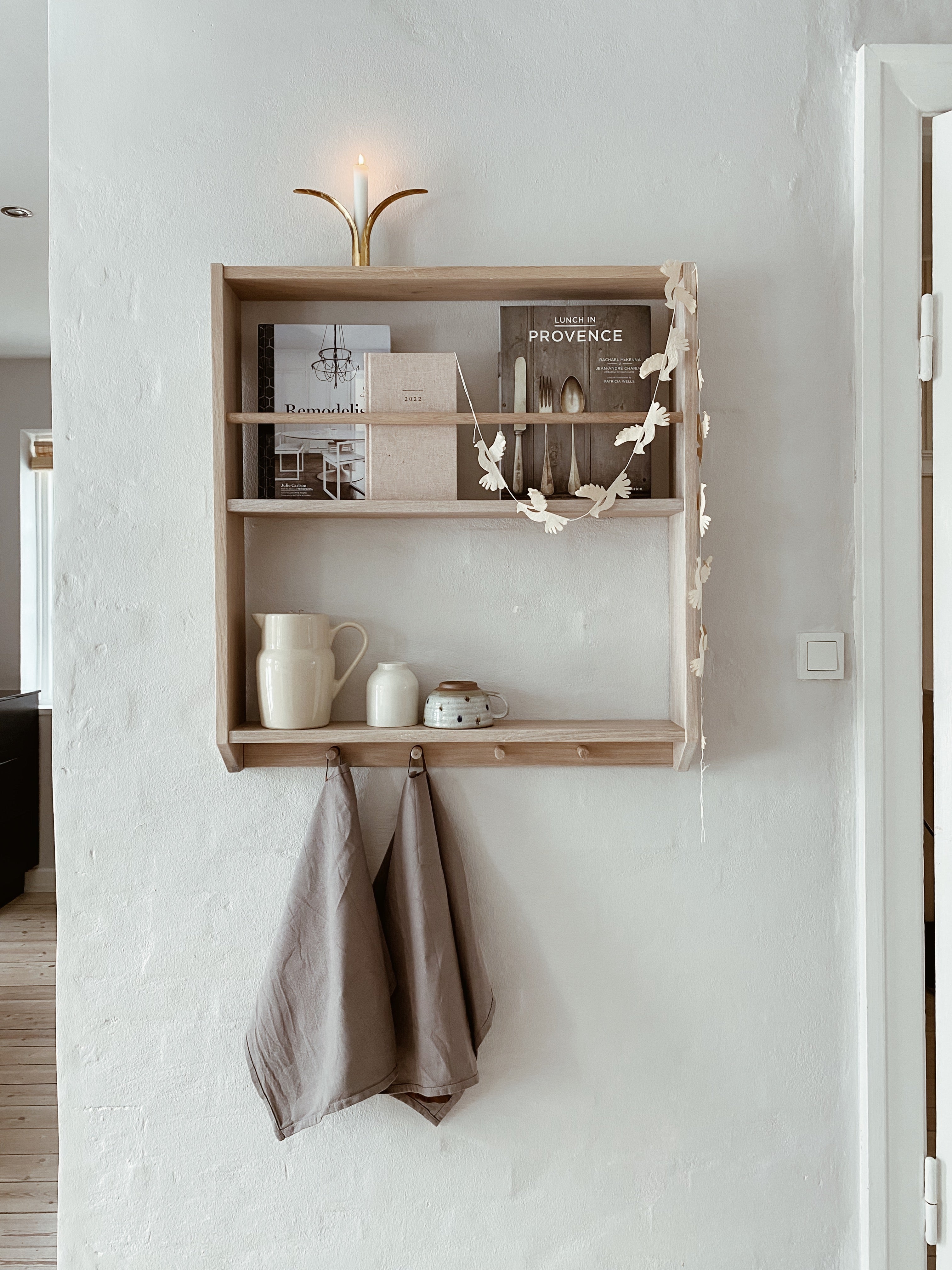 KAS-Kopenhagen-Shelf-Wandregal-mit-Haken-Eli-natural-oak-Elish-002N