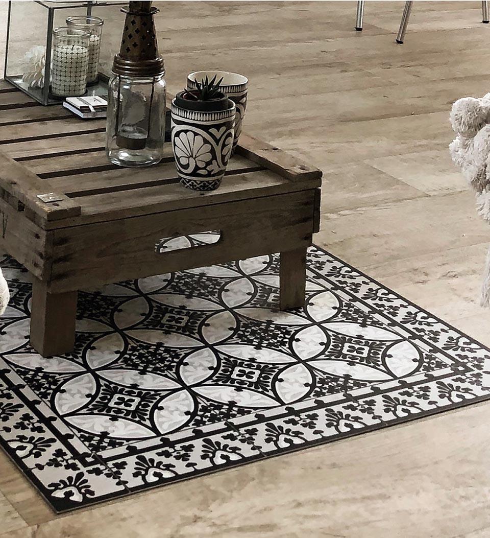 Beija-Flor-World-Vinyl-Rug-Barcelona-black-and-white-concrete-1