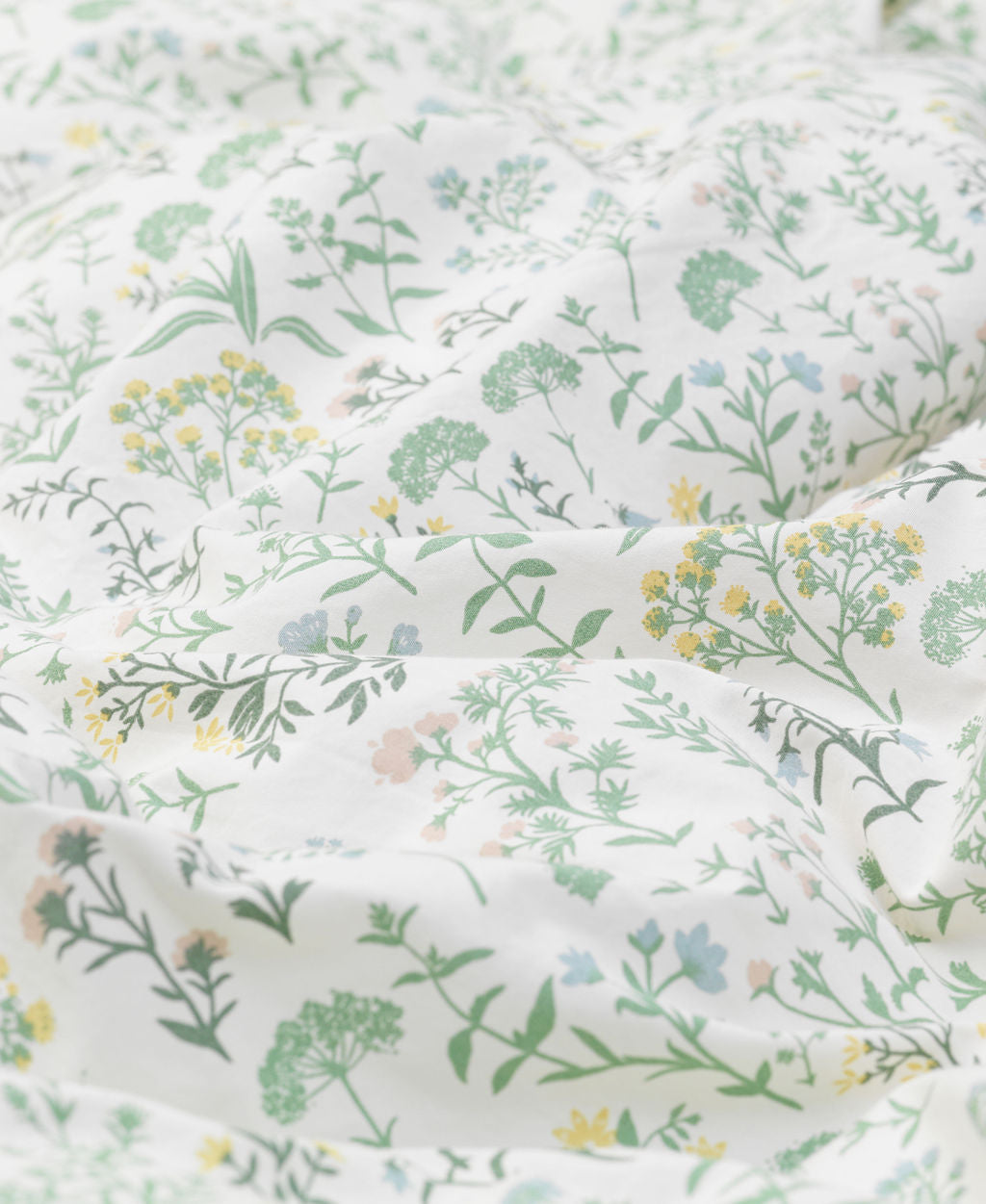 Oliver-Furniture-Dear-April-Summer-Flowers-Duvet-cover-Bettwäsche