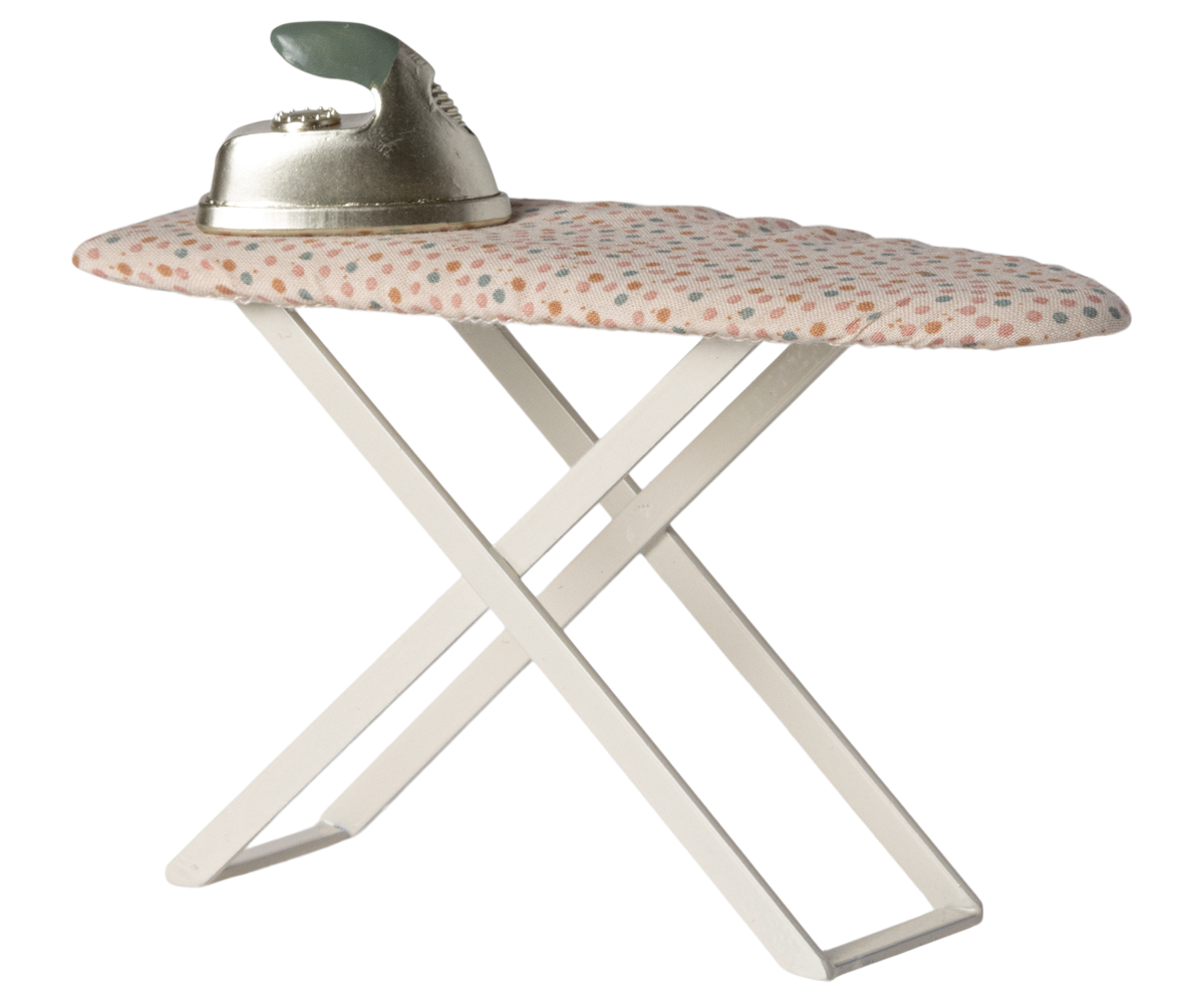 Mailer-Iron and ironing board-mouse-11-4119-00