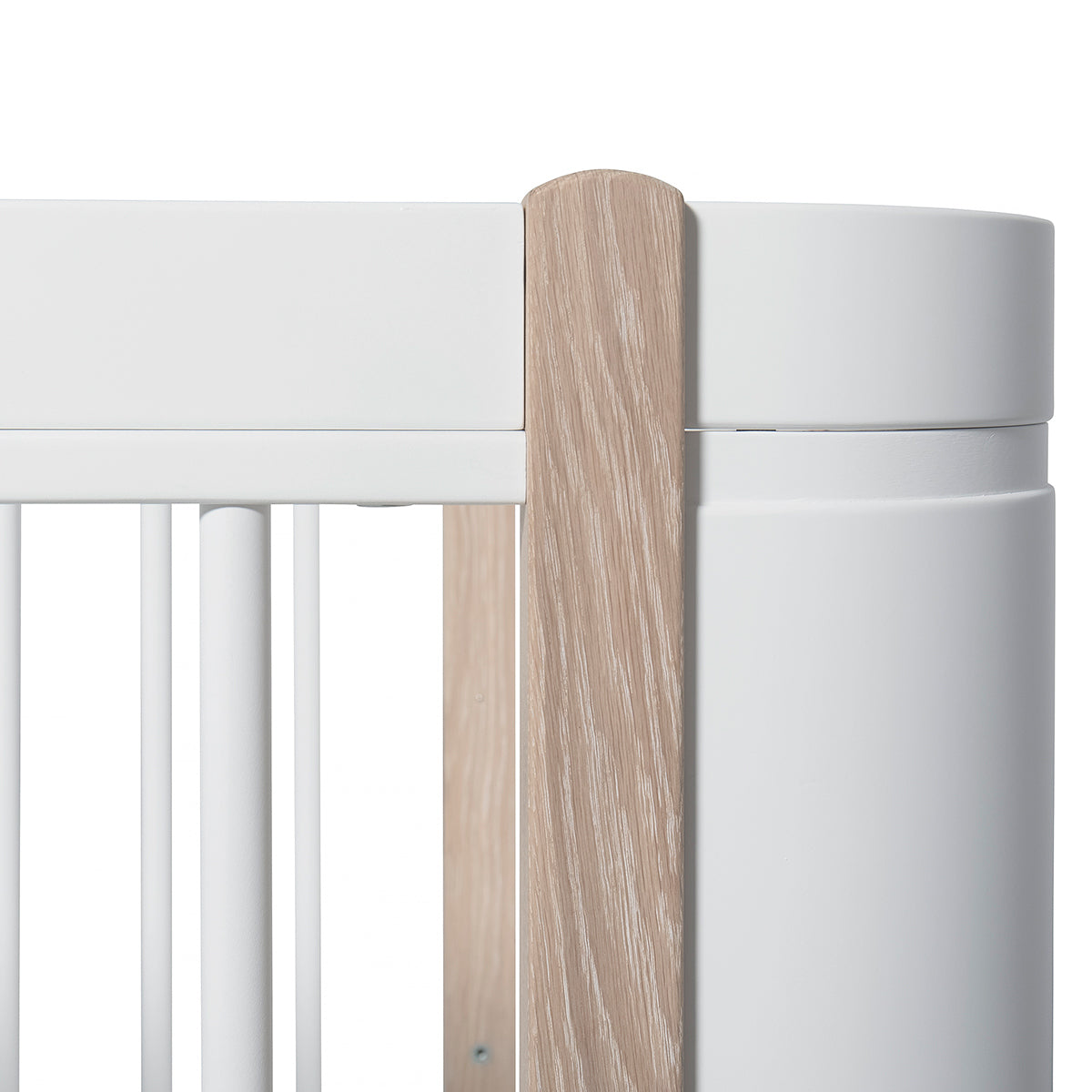 Oliver Furniture Wood Mini+ basic Babybett inkl. Umbauset zum Juniorbett, weiss/Eiche oder weiss