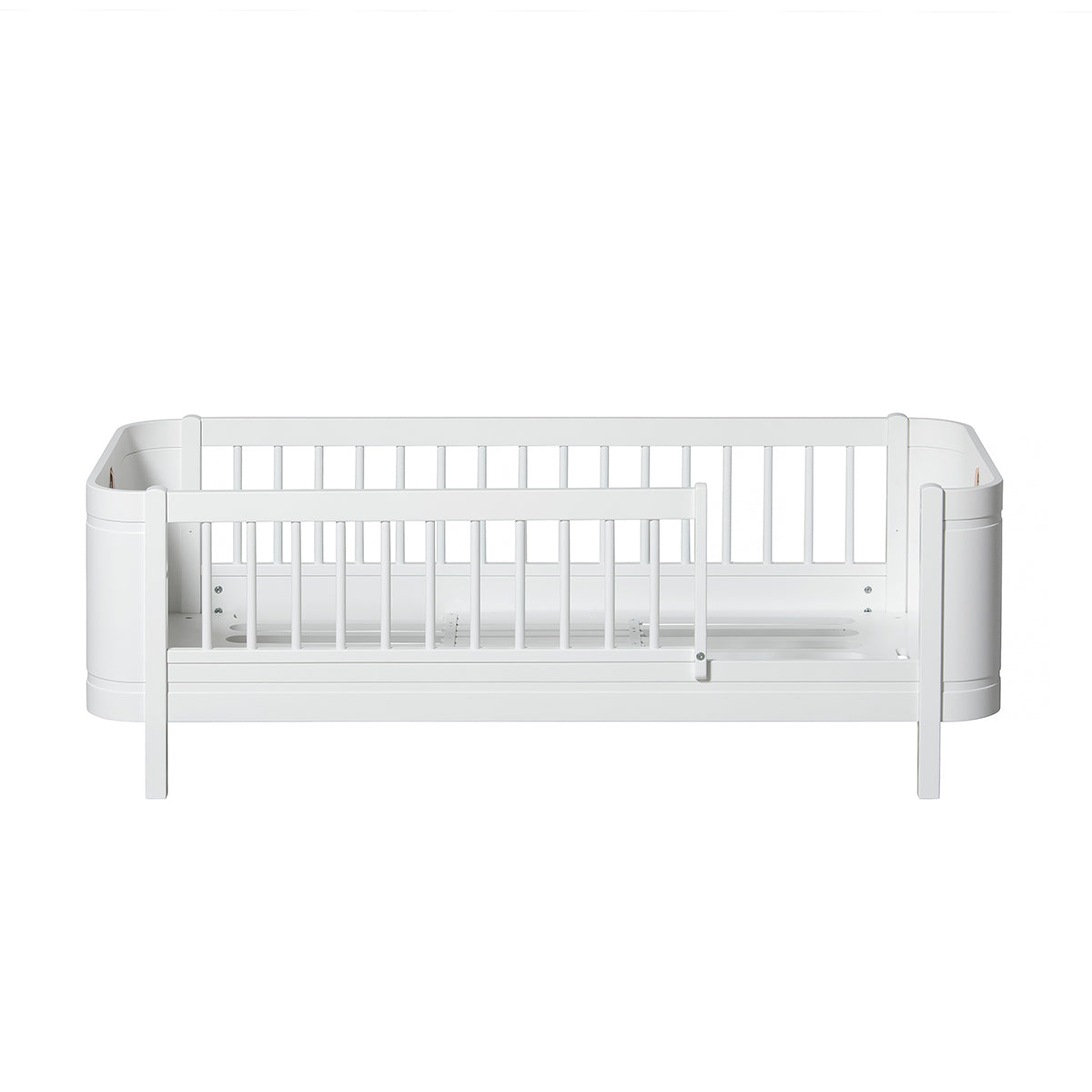 Oliver Furniture Wood Mini+ basic Babybett inkl. Umbauset zum Juniorbett, weiss/Eiche oder weiss